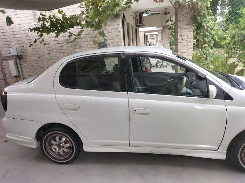 Toyota Platz 2002 5