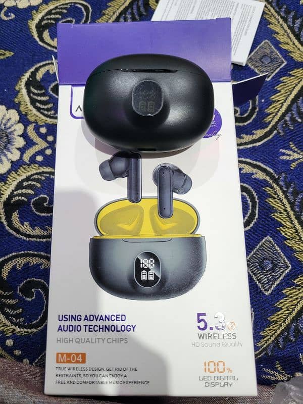 headphones with 600mAh battery capacity,  sound quality very good 1