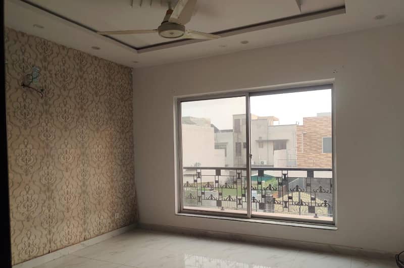 4 Beds 10 Marla House Rent in Ex Air Avenue DHA Phase 8 Lahore. 3