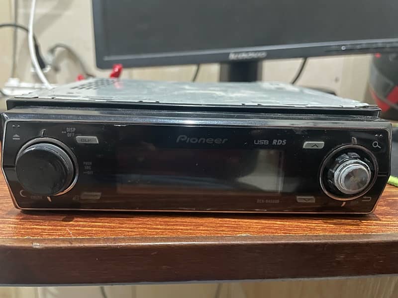 Pioneer HeadUnit with subwoofer output 0