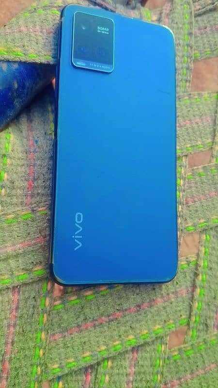 vivo y33T  jub new  Lia tha lamination kervai he daba charger Sath he 0