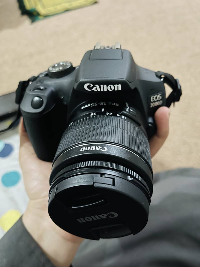 Canon EOS 2000D with 18/55 lens 0