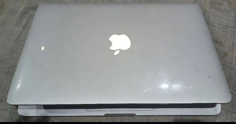 Macbook Pro 2015 | 10/9 Condition 2