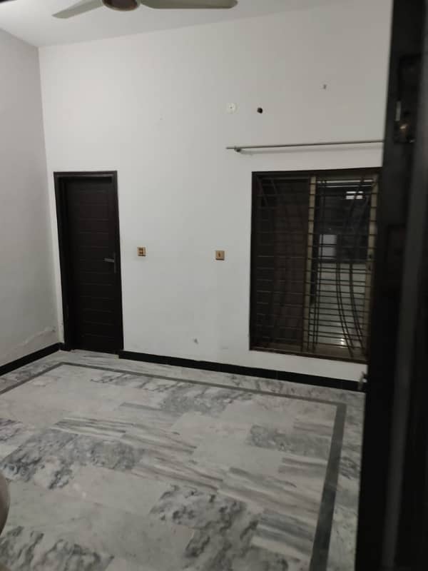 Ghouri town ph7 Abu baker bolck single story house for rent water electrity Available 4