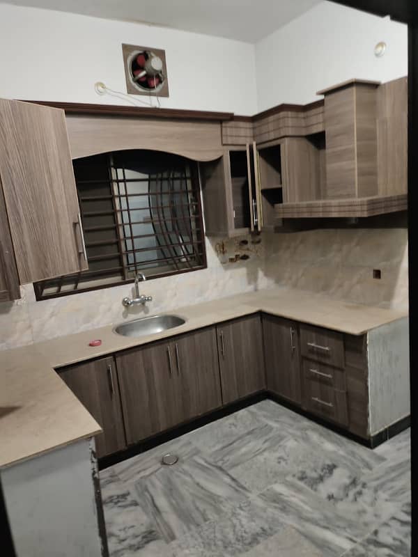 Ghouri town ph7 Abu baker bolck single story house for rent water electrity Available 5