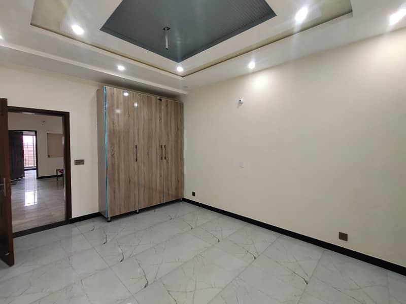 10 Marla Upper Portion For Rent 4