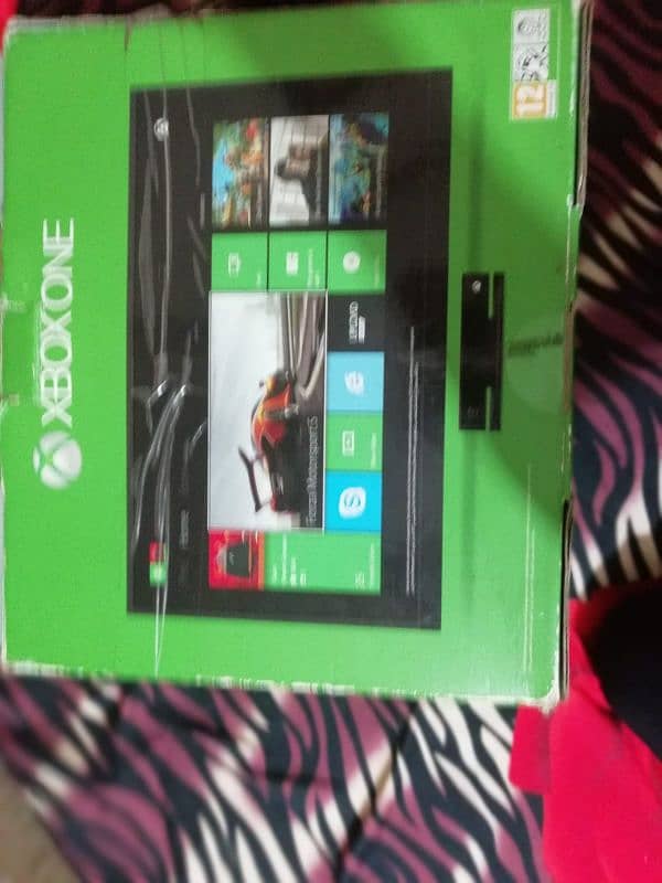 Xbox one (365 GB) 4