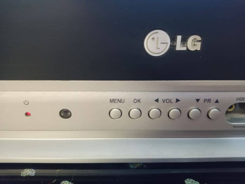 LG flatiron new tv for sell 11