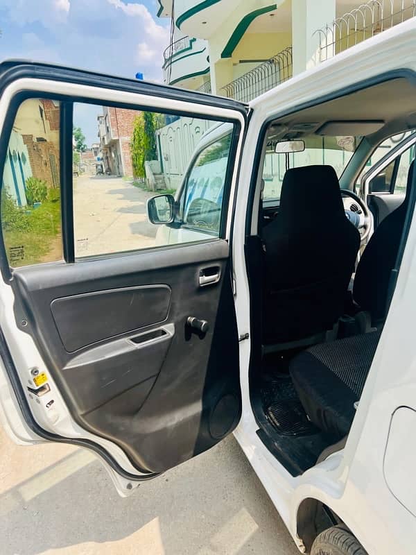 Suzuki Wagon R 2018 9