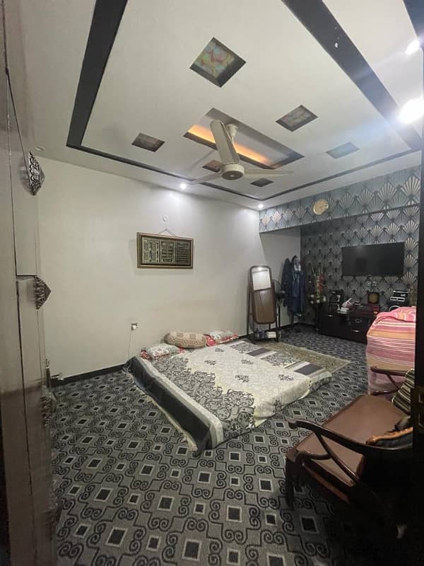 300 sqyds Corner Bungalow in Gulshan e Iqbal Block 13D 0