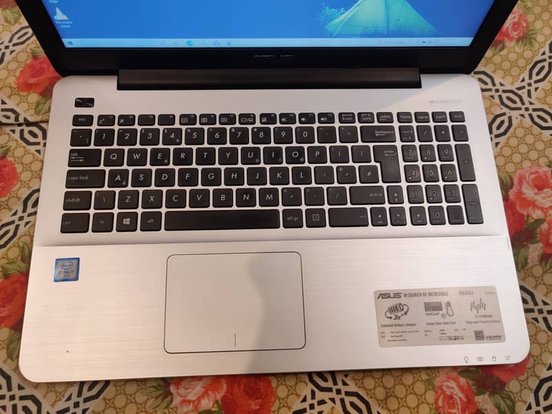 "ASUS" core i7 (6th generation) 12GB ram 128GB SSD 6