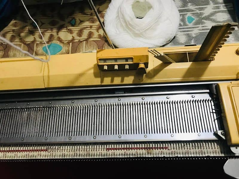 Knitting Machine (Double Bed) 3