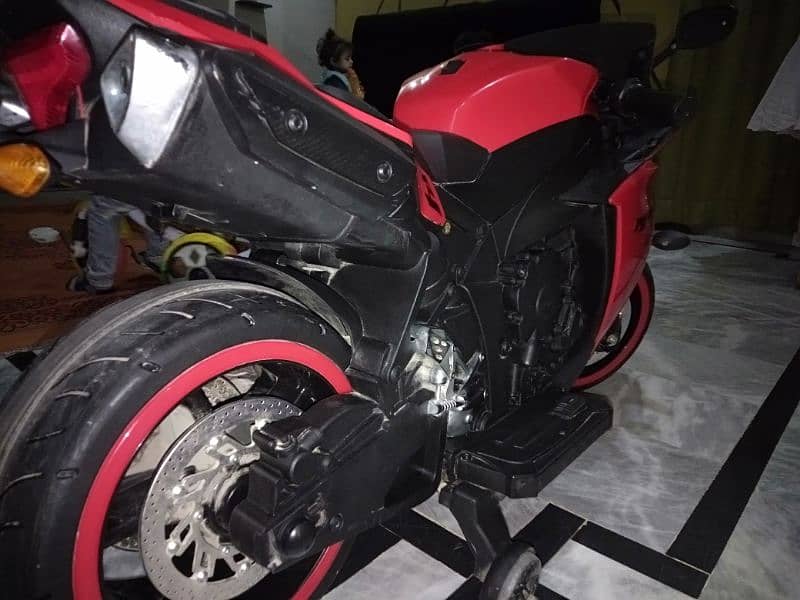 Yamaha R1 model sale urgent like new 3