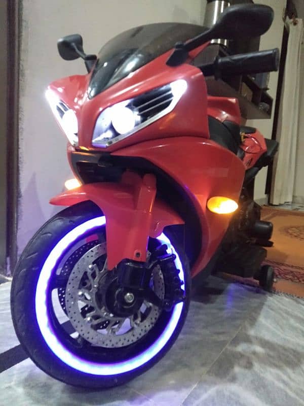 Yamaha R1 model sale urgent like new 6