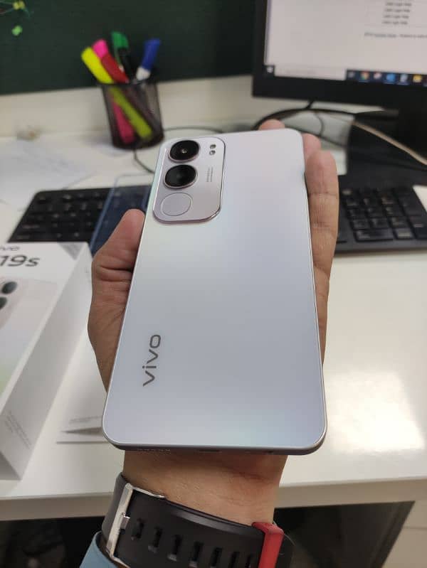 VIVO Y19S (6/128) Read description 3