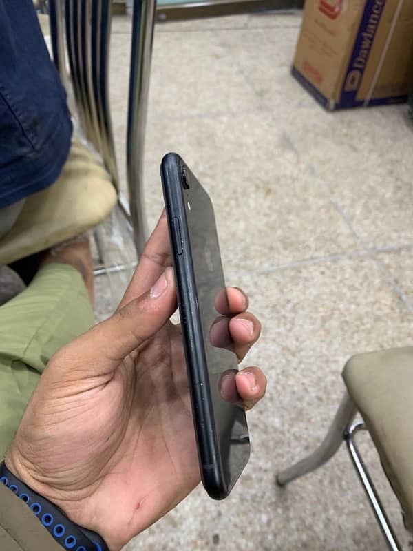 iPhone XR 64GB NON PTA (JV) 4