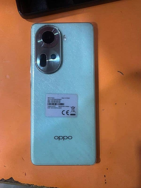 OPPO Reno 11 5 g 4