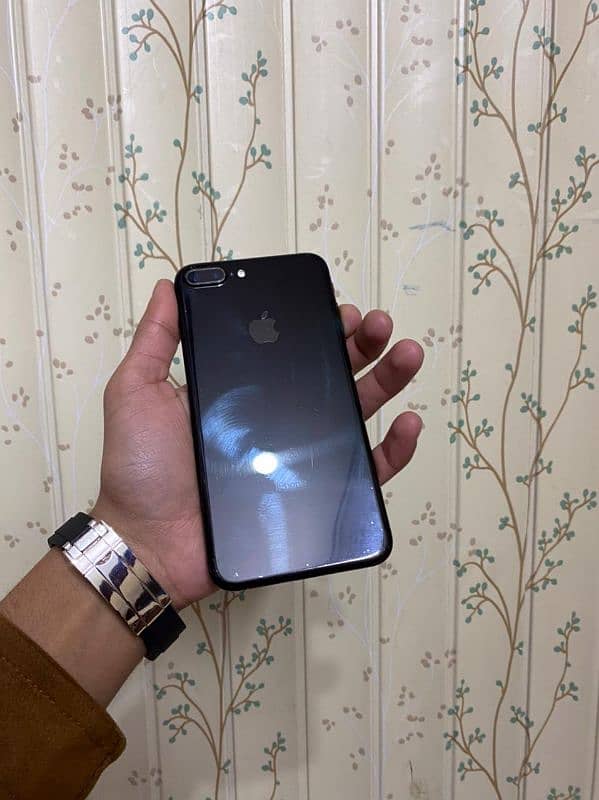 I phone 7 plus 128gb office PTA proved 2