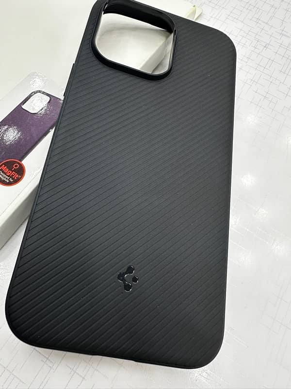 iPhone 14 pro max spiegen case black 2