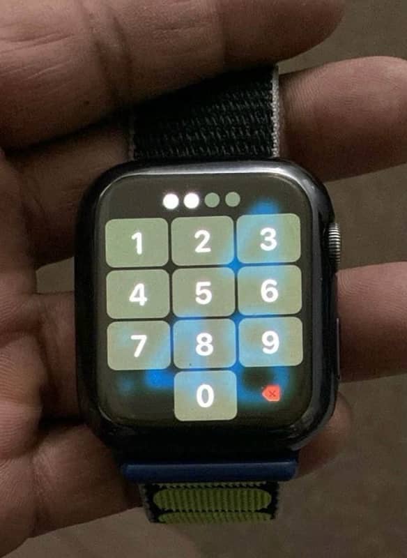 Apple Watch Series-4 44mm (GPS) 1