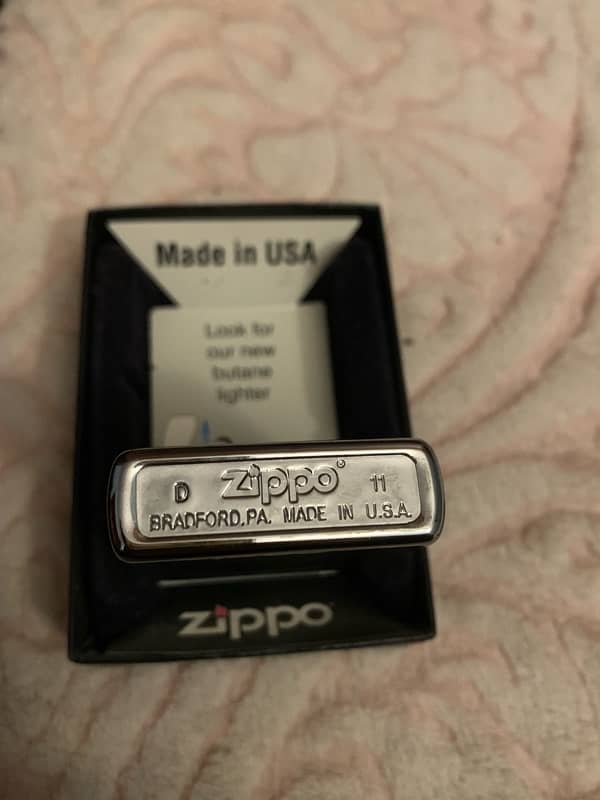 ZIPPO LIGHTER BRAND NEW 8