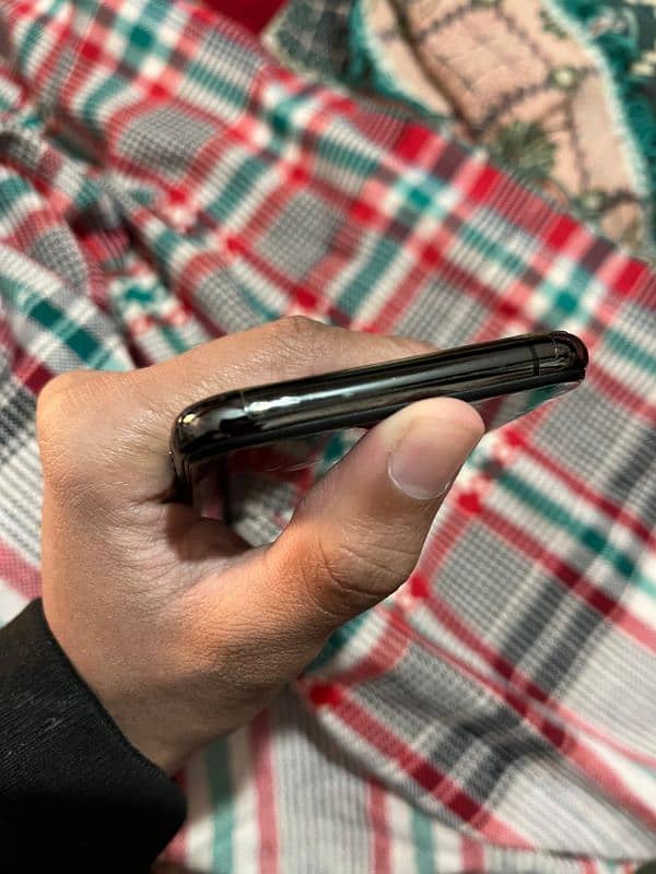 iPhone 11 pro ( non pta ) 3