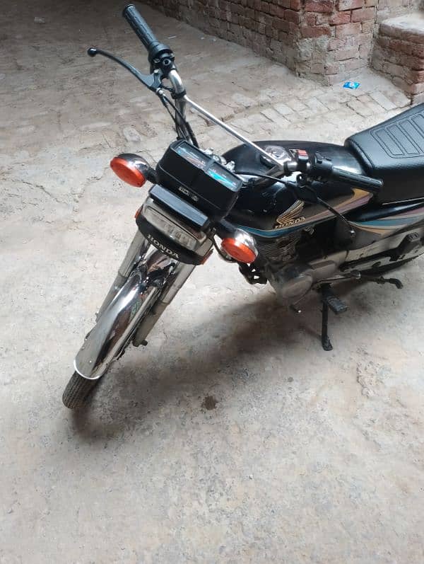 125 Honda bike all good condition 10.9 0