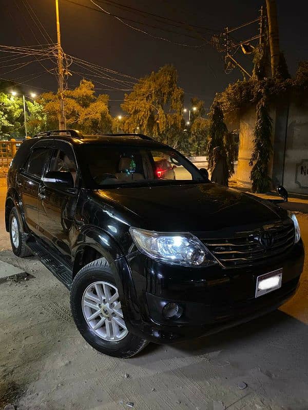 Toyota Fortuner V 2013 VIP condition Urgent Sale /0333/2211/22/9 2