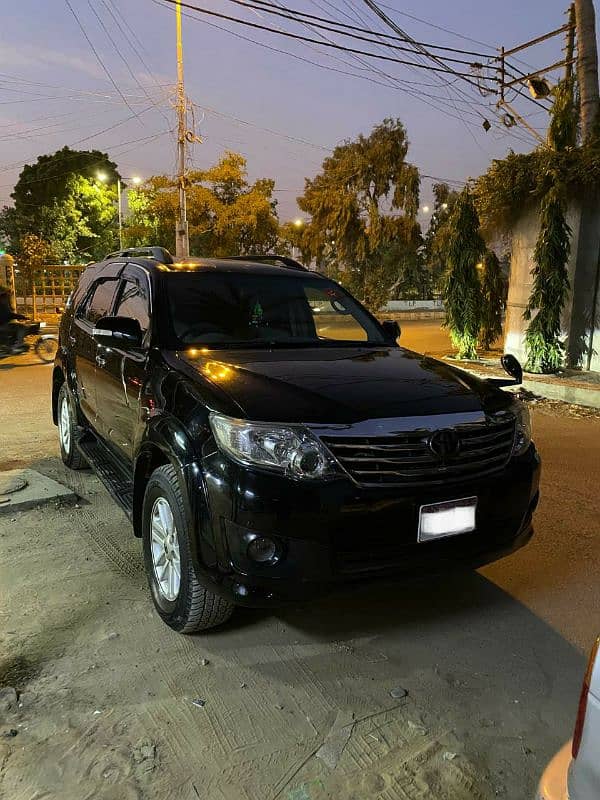 Toyota Fortuner V 2013 VIP condition Urgent Sale /0333/2211/22/9 7