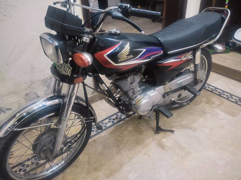 Honda 125(2017 Model) Black color Neat And Clean Bike O3O96881O7O 2