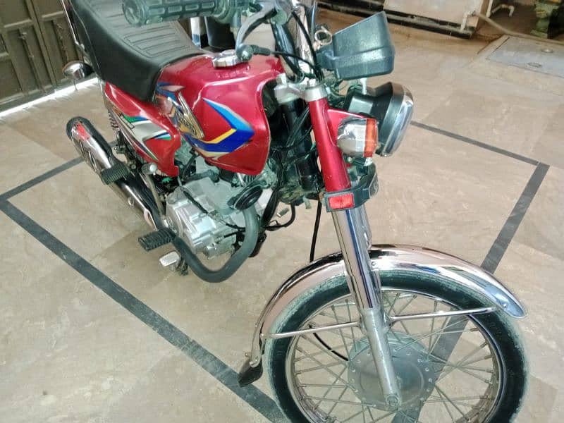 United 125cc 3