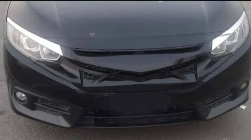 Honda Civic Sports Front Grill in Genuine Condition 1