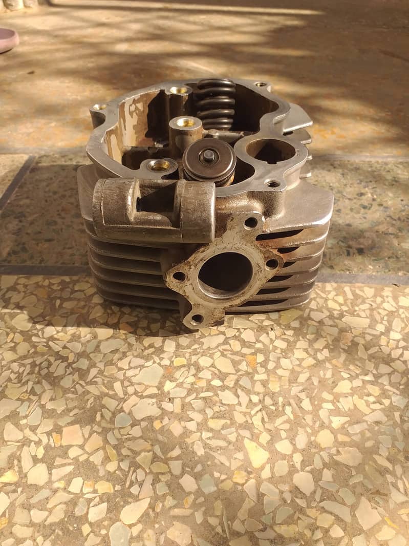 Honda CG 125 Engine Head 3