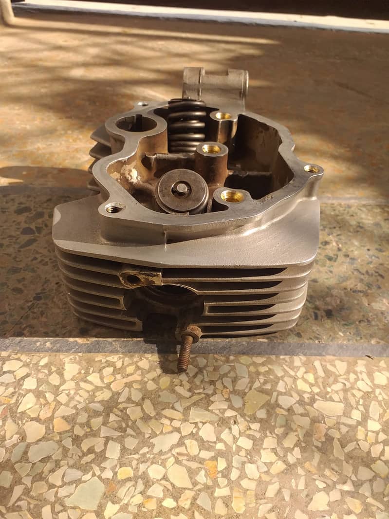 Honda CG 125 Engine Head 4