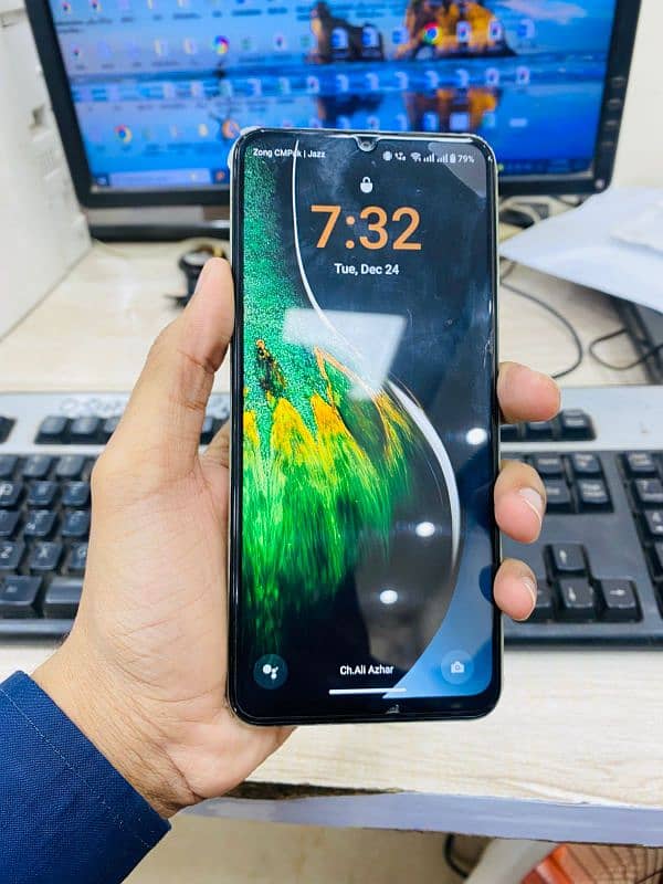 Realme C63 6/128 3