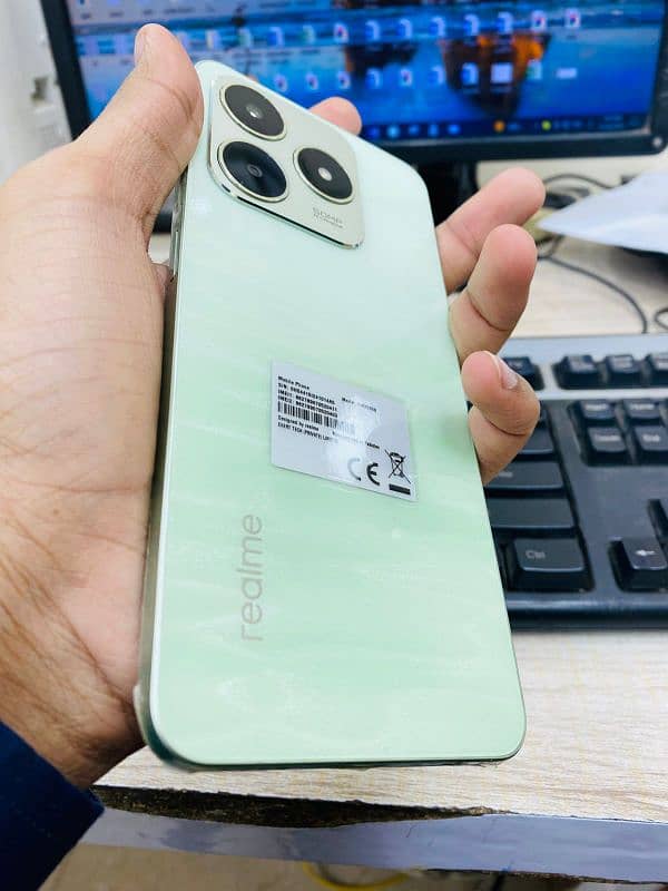 Realme C63 6/128 7