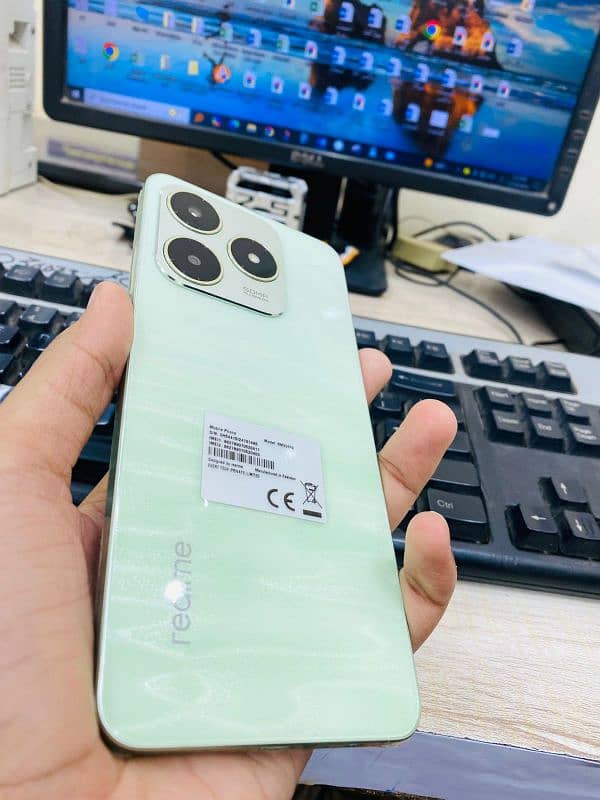 Realme C63 6/128 8