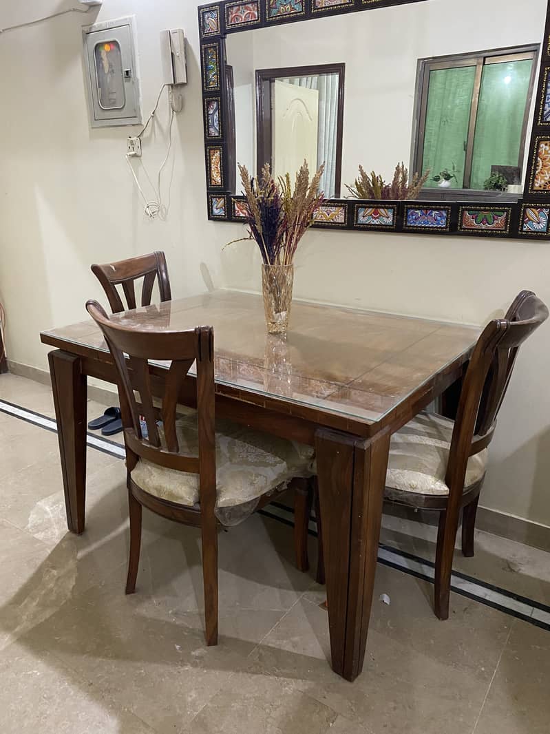 Dinning Table with 4 Chairs 0