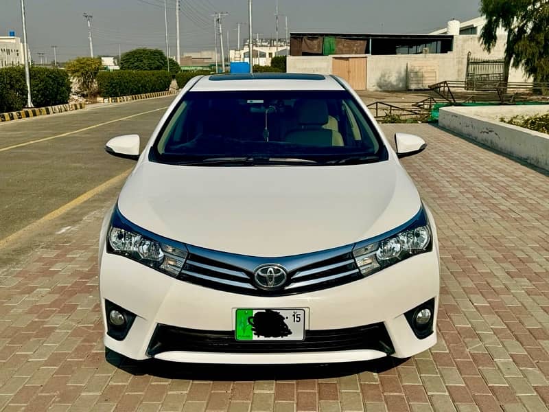 Toyota Altis Grande 2015 1