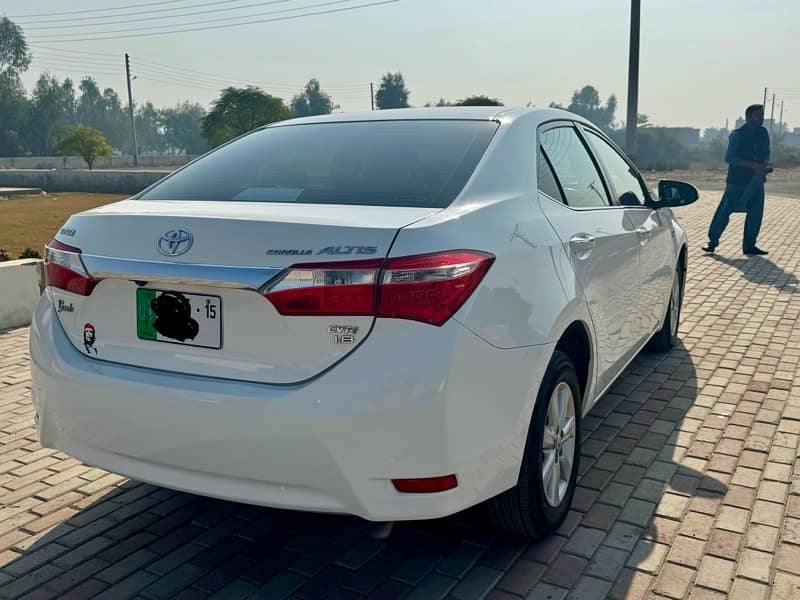 Toyota Altis Grande 2015 3