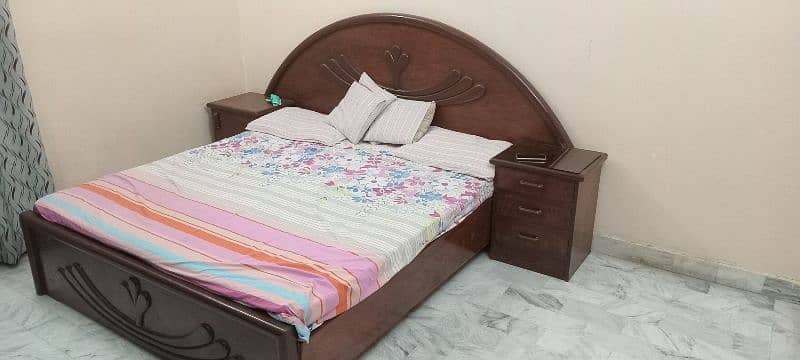 wooden bed, side tables, dressing table & showcase for sale 0