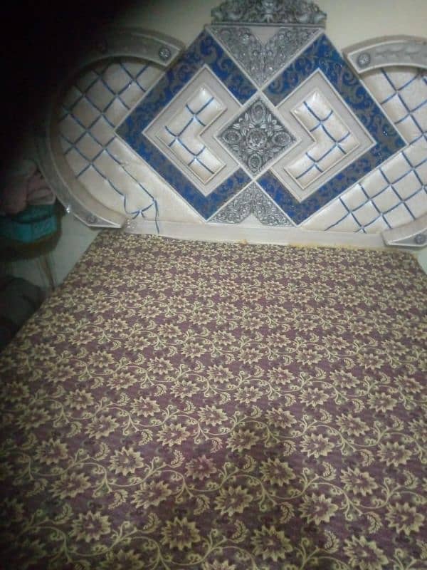 King size double bed with mattress urgently sell 4