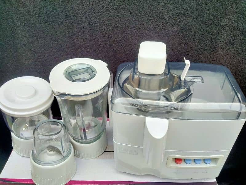 "4 in 1 Juicer Machine - Perfect Condition" 9