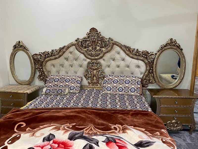 Bed and Dressing Table For Sale In Multan 3