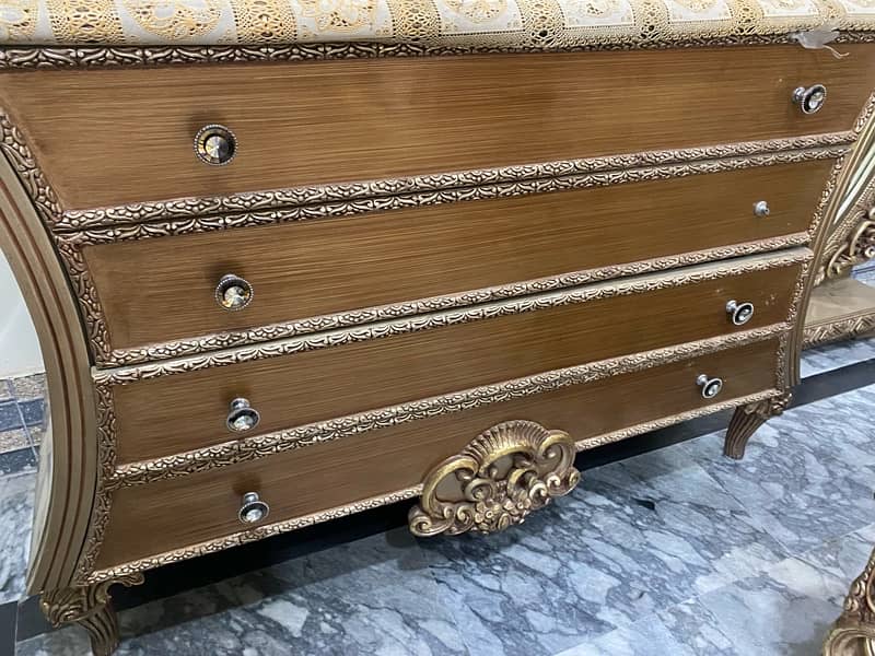 Bed and Dressing Table For Sale In Multan 10