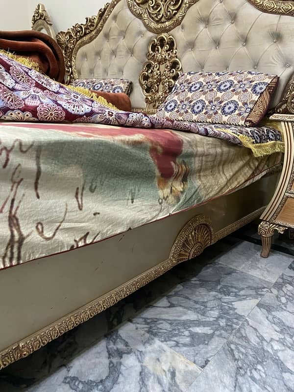 Bed and Dressing Table For Sale In Multan 12