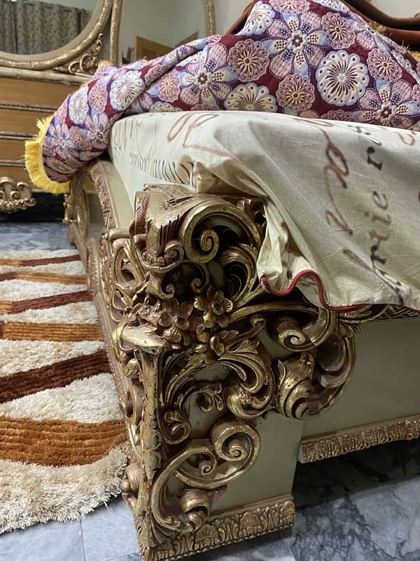 Bed and Dressing Table For Sale In Multan 13