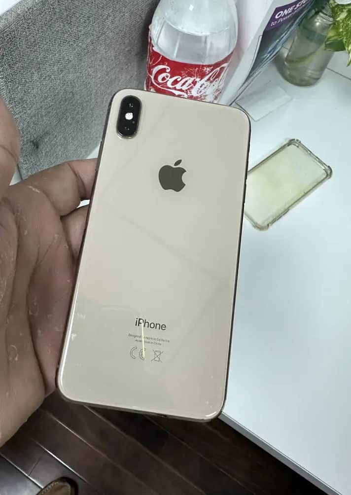 Apple iPhone XS Max 0