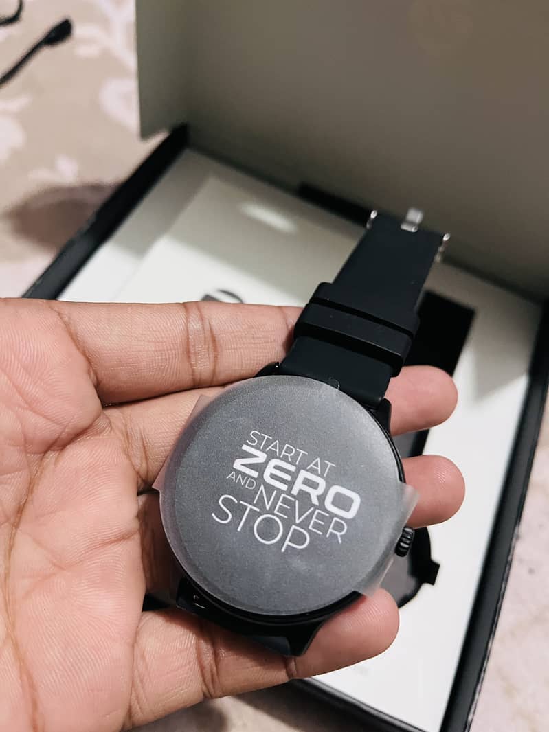 zero life style Luna watch 2