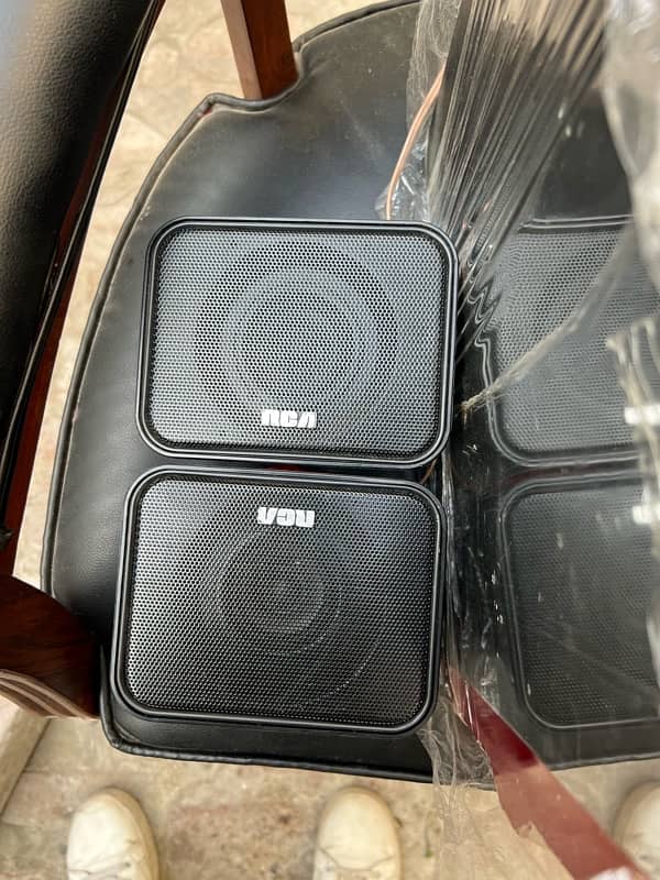 speaker set with amplifier set just like new 5